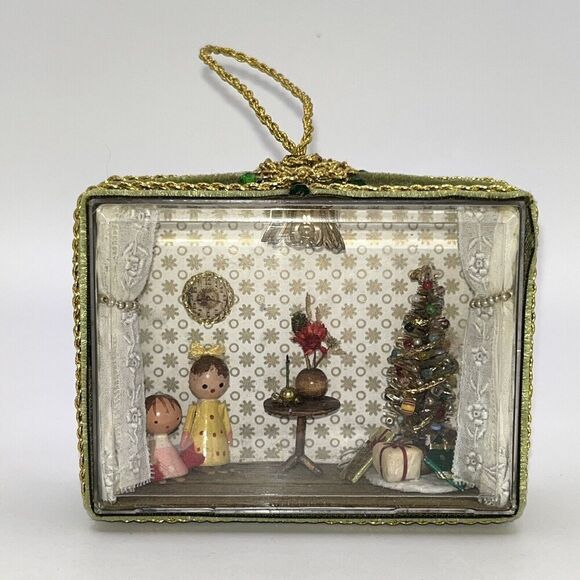 Vintage 1970's Christmas Tree Living Room Scene Diorama Wooden Doll Shadow Box - Picture 2 of 11